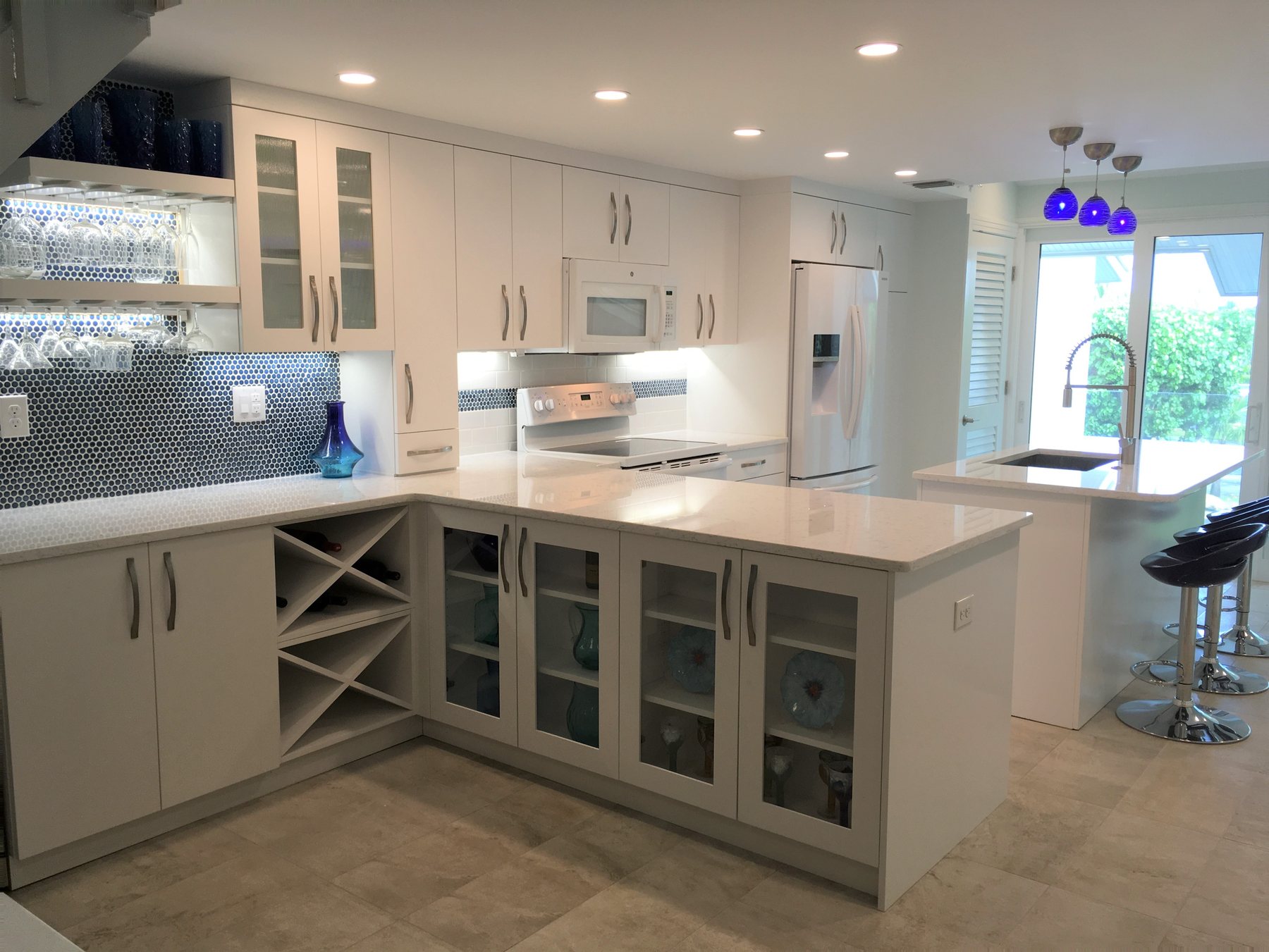 Custom kitchen bar cabinetry