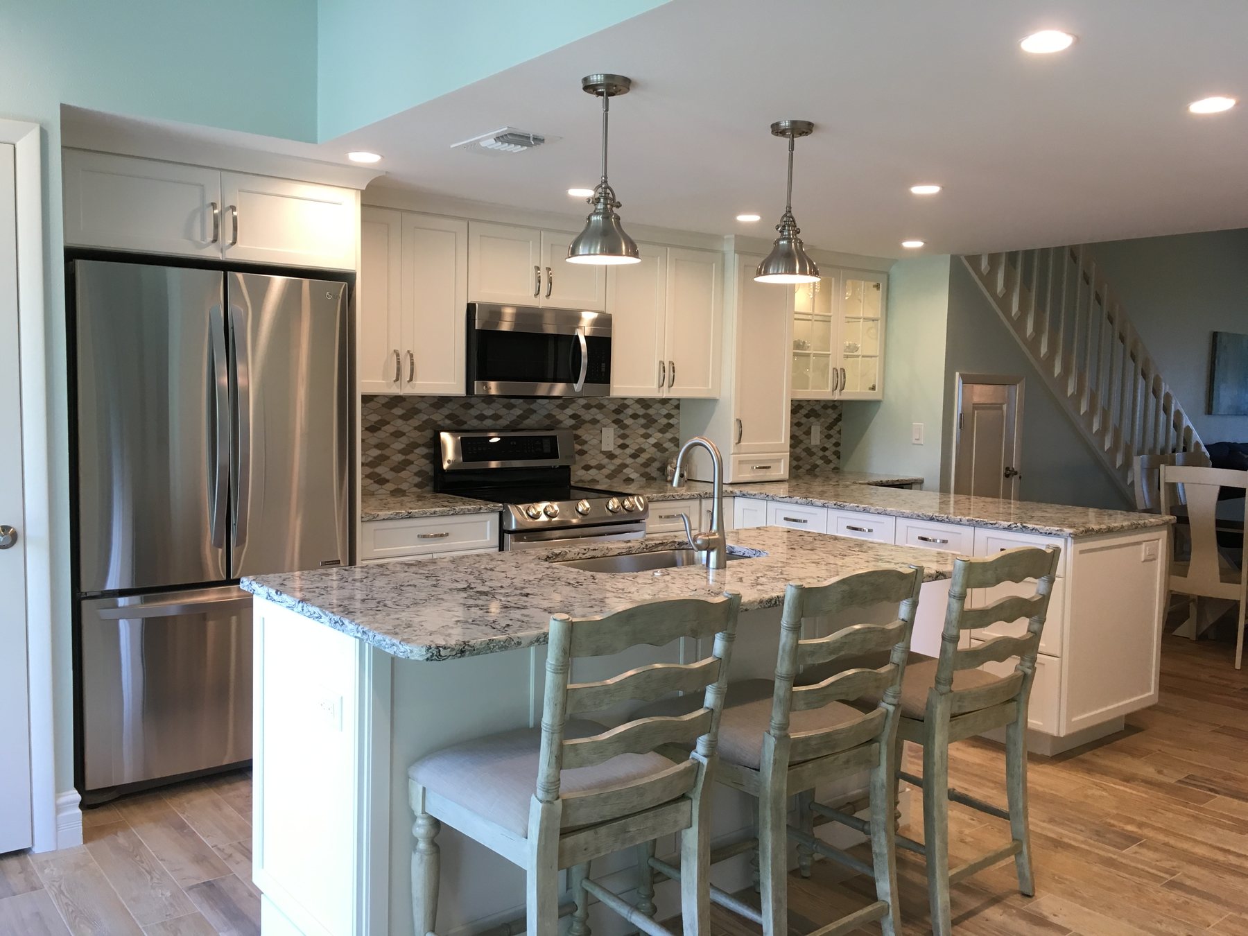 Kitchen bar and storage